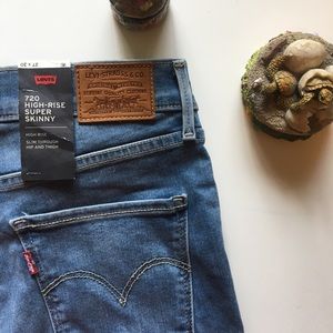 NWT Levi’s 720 high rise super skinny jeans